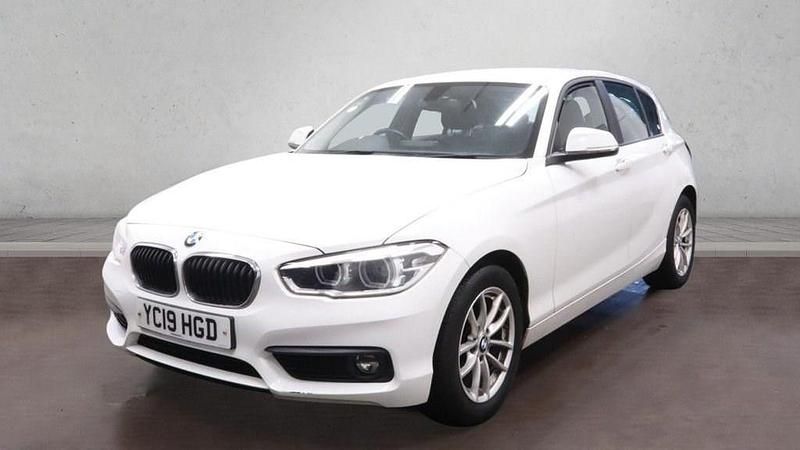 Used BMW 118 Comfort Edition 136 HP (100 kW) 2019 White Hatchback