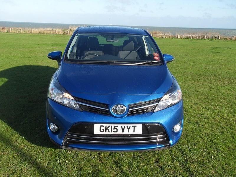 Used Toyota Verso Trend 147 HP (108 kW) 2015 Blue MPV