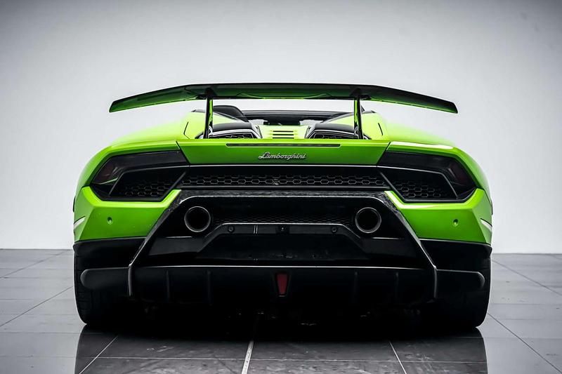 Used Lamborghini Huracán 640 HP (470 kW) 2018 Green Cabriolet