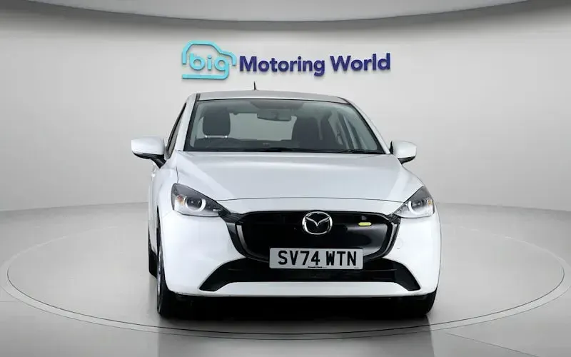 Used Mazda 2 Center-Line 75 HP (55 kW) 2024 White Hatchback