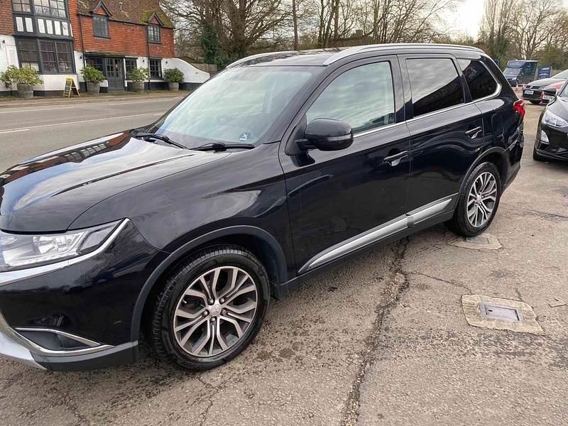 Used Mitsubishi Outlander 150 HP (110 kW) 2016 Black SUV