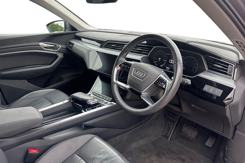 Used Audi e-tron Design 230 kW (313 HP) 2021 Grey SUV
