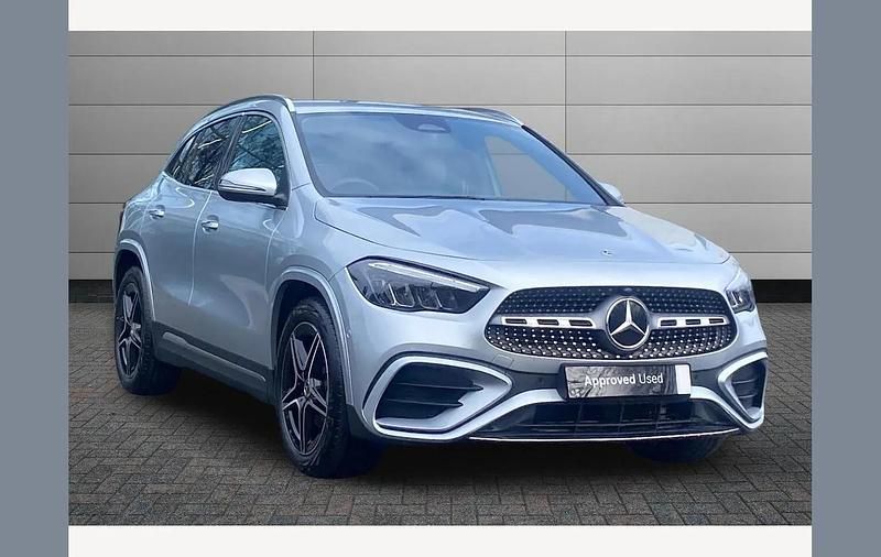 Used Mercedes GLA200 Executive 163 HP (119 kW) 2024 Silver SUV