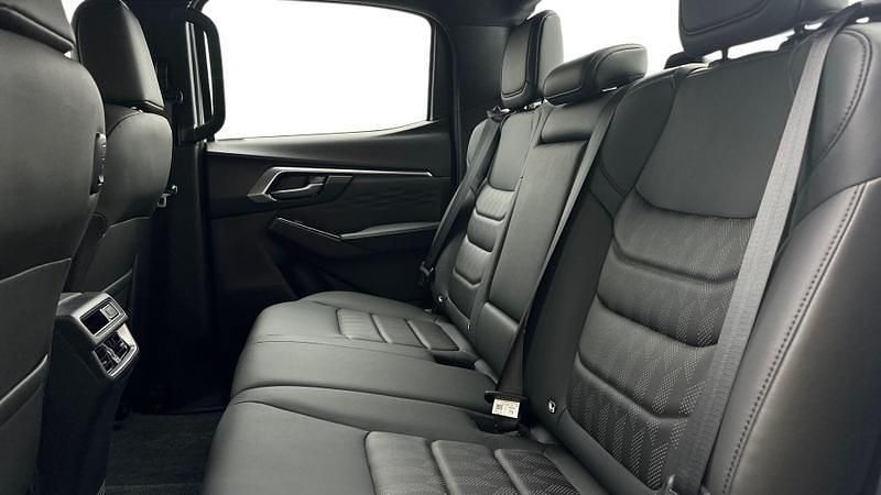 New Isuzu D-Max 163 HP (119 kW) 2025 White Pickup