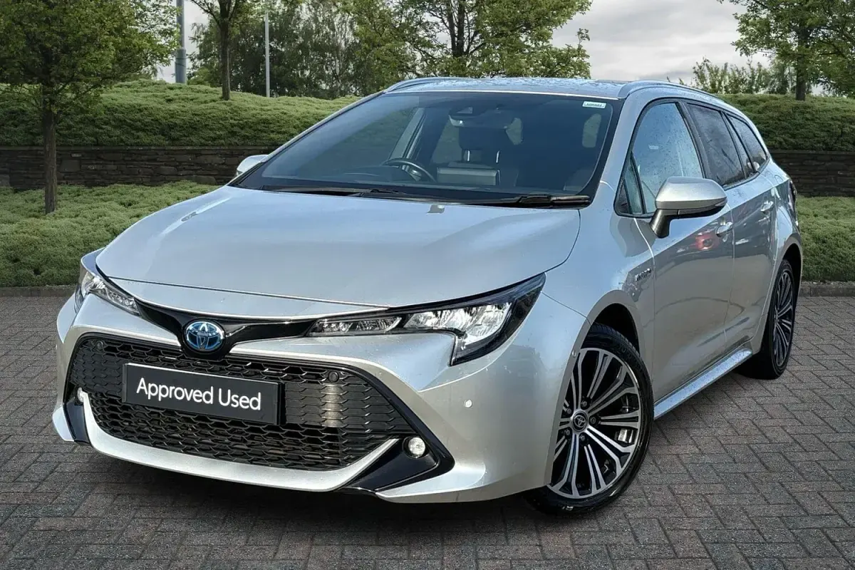 Used Toyota Corolla Design 122 HP (89 kW) 2020 Silver Estate