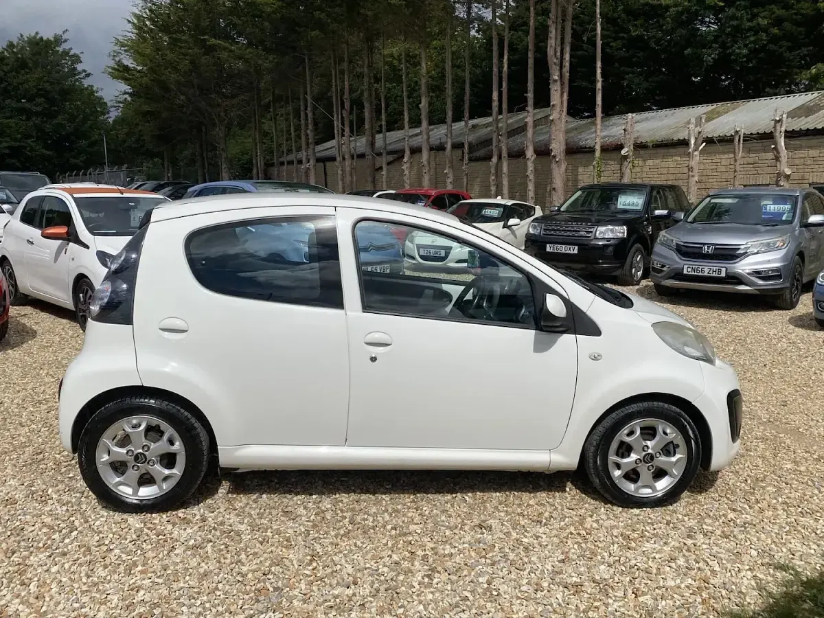 Used Citroën C1 68 HP (50 kW) 2014 White Hatchback