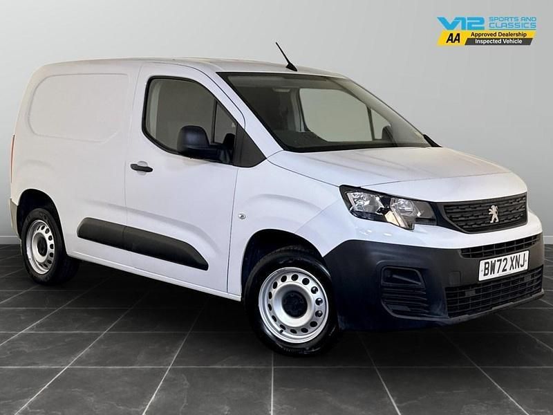 White Used 2023 Peugeot Partner Premium MPV | £9,595 (Super price) - Image 1/2