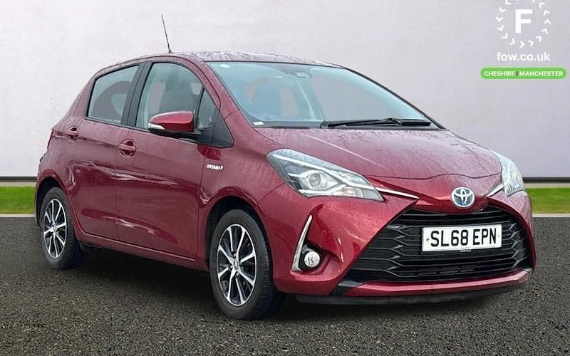 Used Toyota Yaris Hybrid 101 HP (74 kW) 2018 Red Hatchback