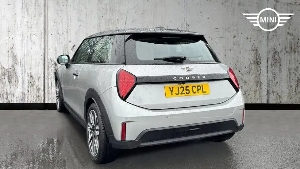 Used Mini Cooper Hatch 113 kW (154 HP) 2025 Silver Hatchback