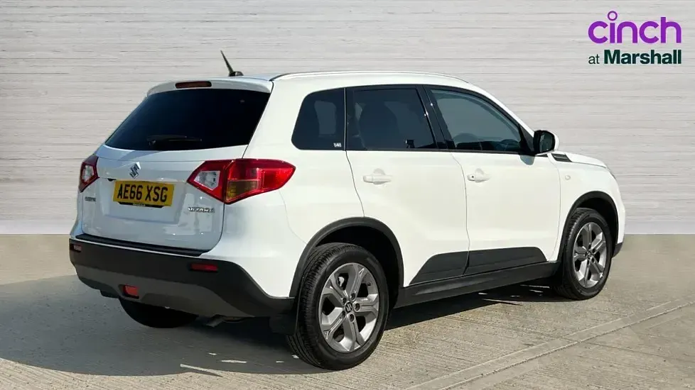 Used Suzuki Vitara SZ-T 120 HP (88 kW) 2016 White SUV