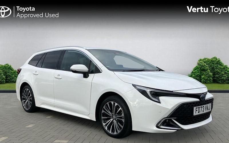 Used Toyota Corolla Design 196 HP (144 kW) 2025 Estate