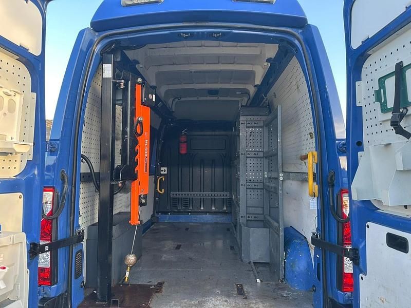Used Vauxhall Movano 145 HP (106 kW) 2019 Blue MPV