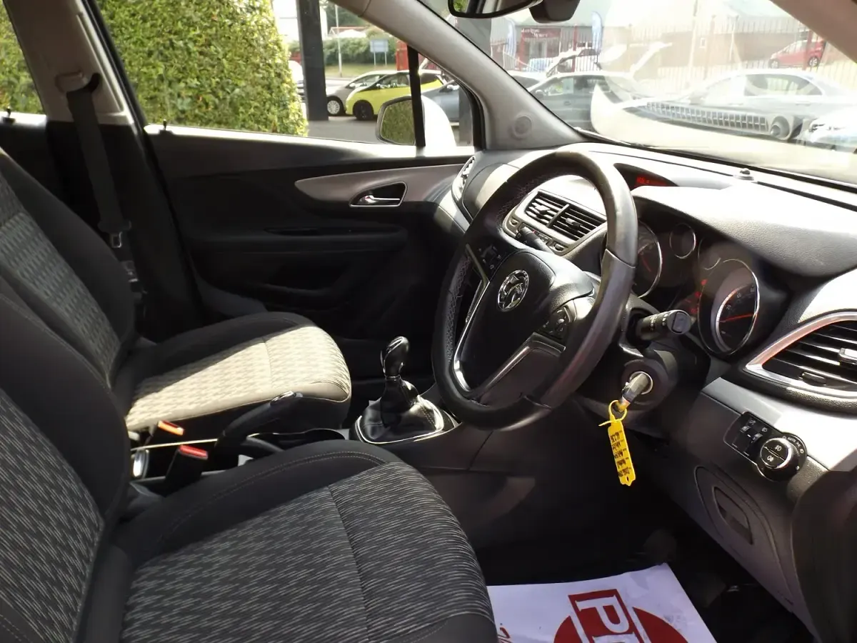 Used Vauxhall Mokka 140 HP (102 kW) 2016 White SUV