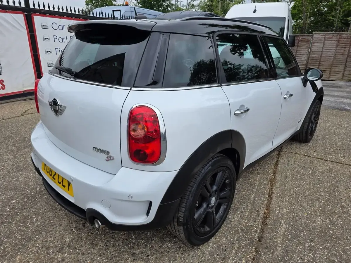 Begagnad Mini Cooper S 2012 Vit Halvkombi