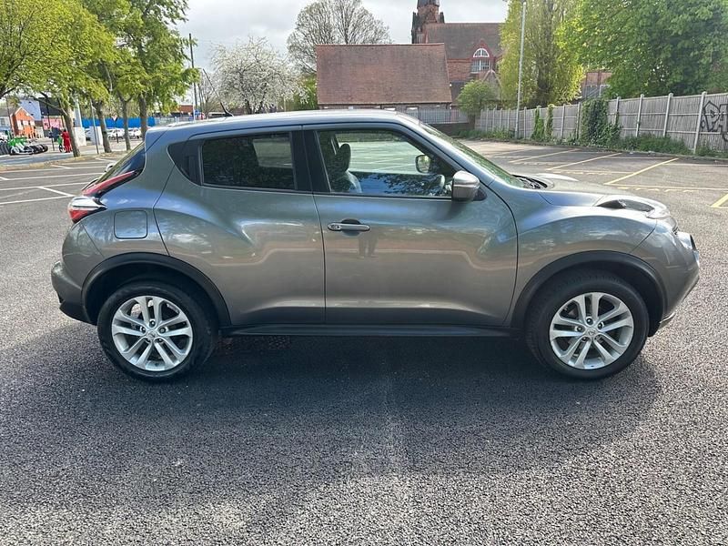 Begagnad Nissan Juke N-Connecta 2016 Grå SUV