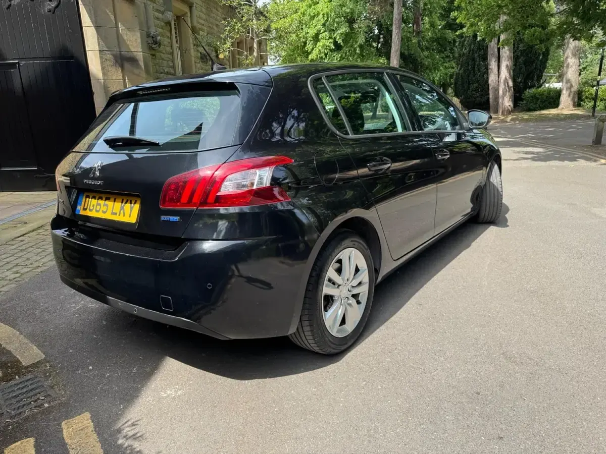 Used Peugeot 308 Active 100 HP (73 kW) 2015 Black Hatchback
