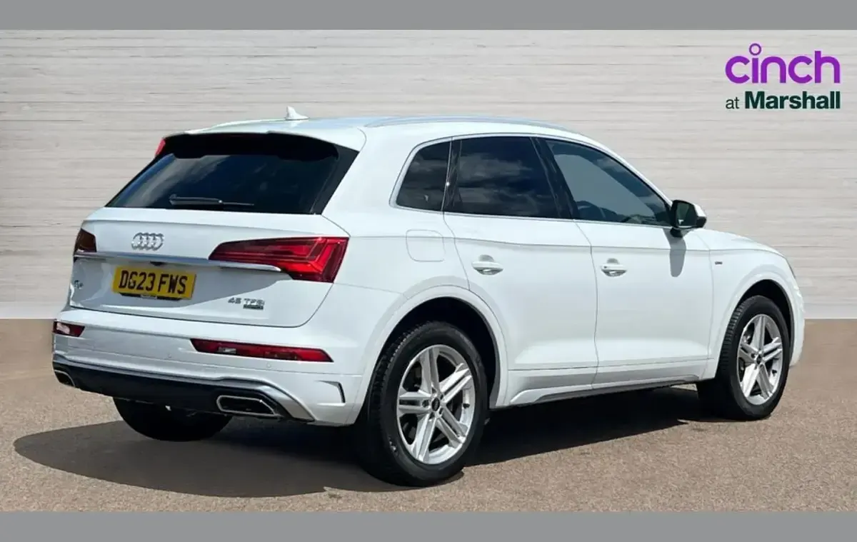 Used Audi Q5 S-Line 265 HP (194 kW) 2023 White SUV