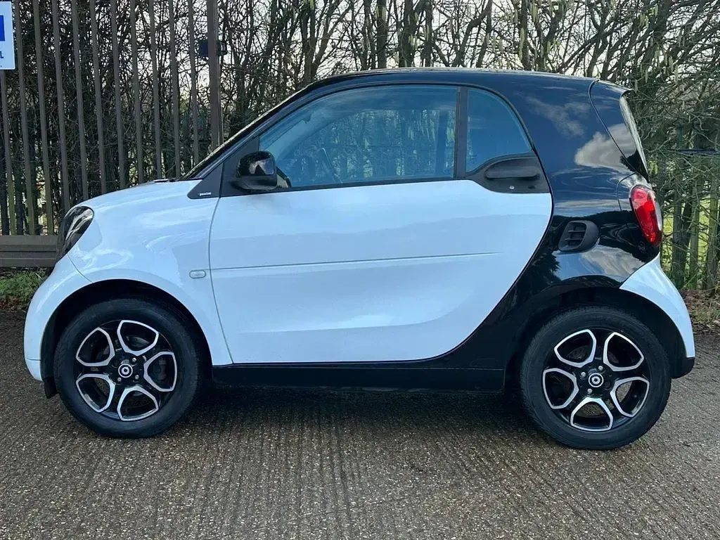 Used Mercedes B180 2010 Blue MPV