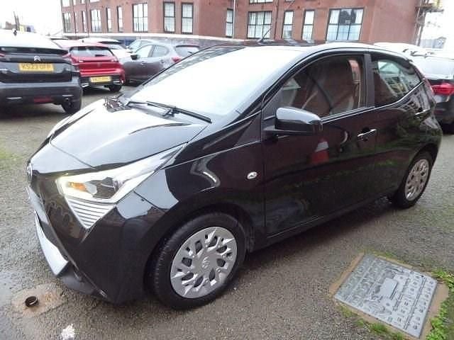 Used Toyota Aygo X-play 71 HP (52 kW) 2021 Black Hatchback
