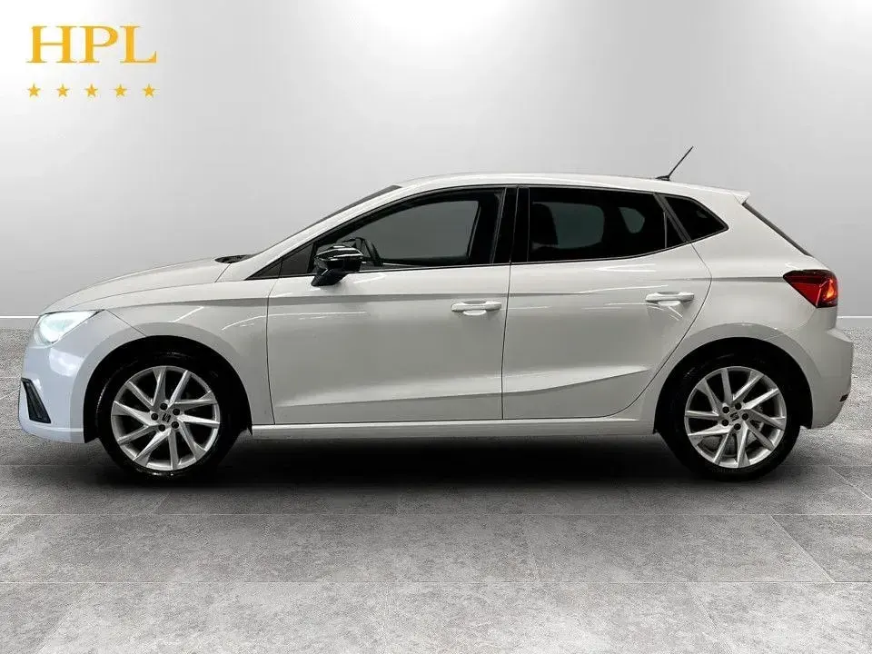 Usado Seat Ibiza FR 115 CV (84 kW) 2025 Blanco Utilitario