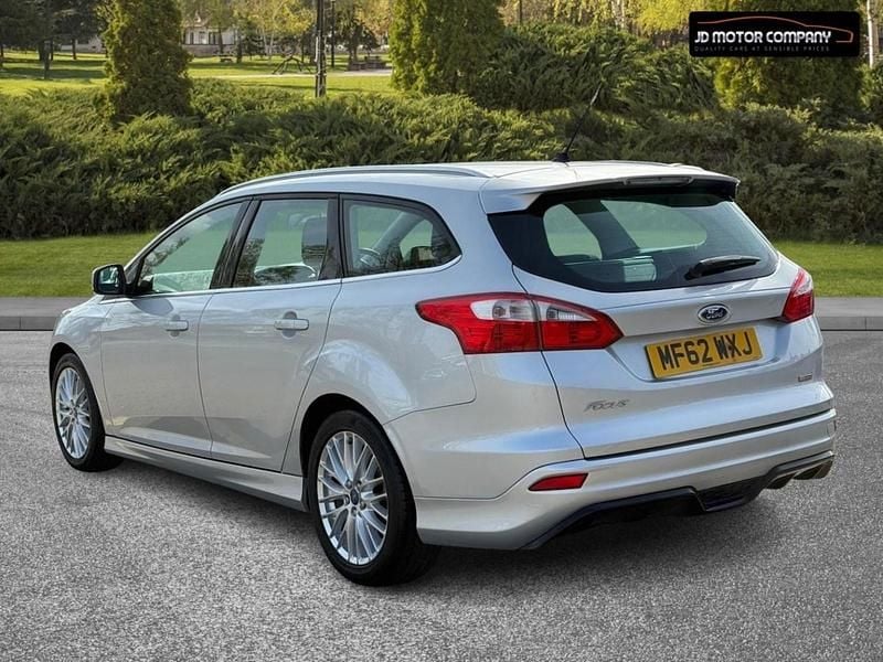 Used Ford Focus Zetec 115 HP (84 kW) 2012 Silver Estate