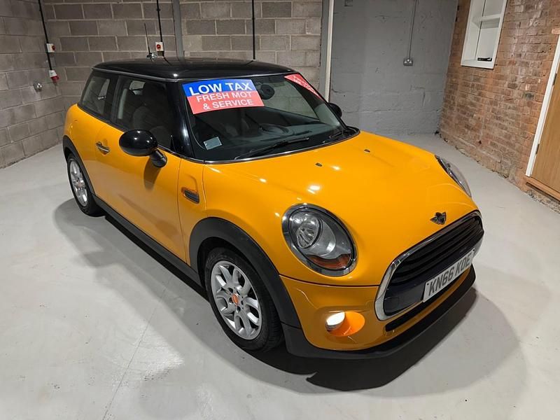 Orange Used 2016 Mini Cooper Hatch Hatchback | £7,750 (Fair price) - Image 1/4