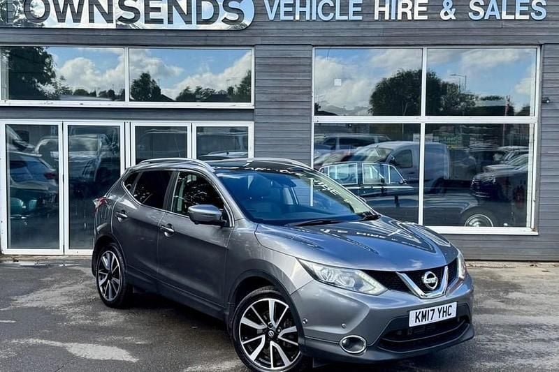 Grey Used 2017 Nissan Qashqai Tekna SUV | £9,995 (Fair price) - Image 1/1