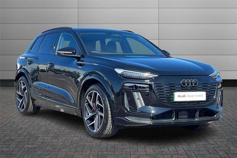 Mythos black Used 2025 Audi Q6 e-tron Advanced SUV | £65,695 (Expensive) - Image 1/4