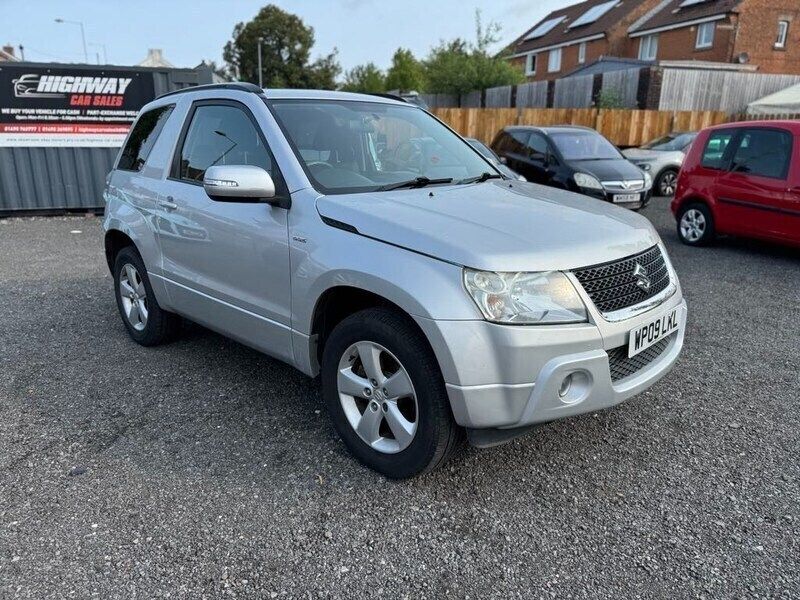 Silver Used 2009 Suzuki Grand Vitara SZ4 SUV | £1,600 (Fair price) - Image 1/4