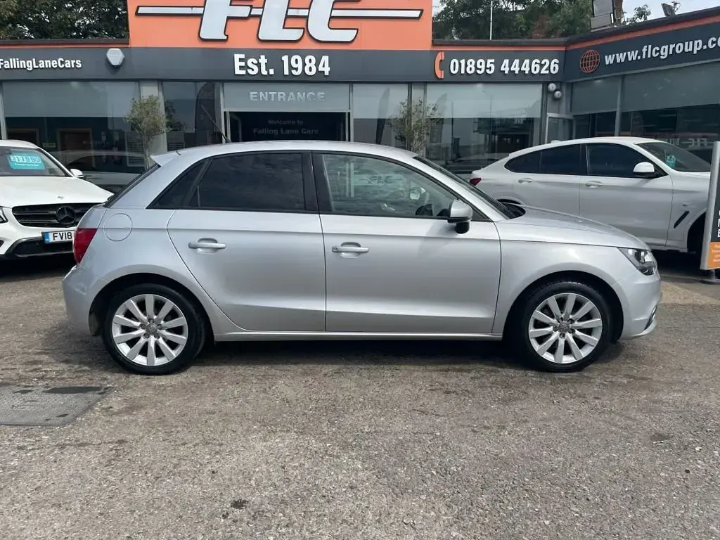 Used Audi A1 Sportback Sport 122 HP (89 kW) 2012 Silver Hatchback