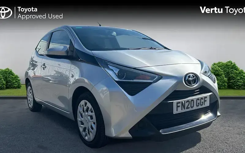 Used Toyota Aygo X-play 72 HP (52 kW) 2020 Hatchback