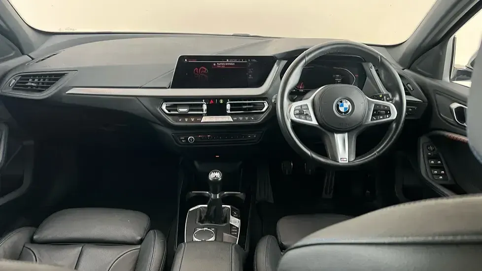 Used BMW 118 M Sport 134 HP (98 kW) 2022 White Hatchback