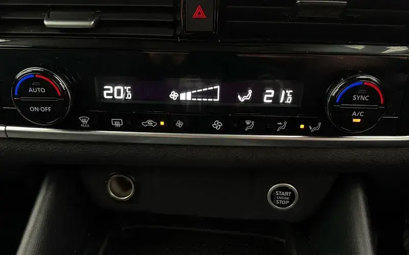 Used Nissan Qashqai N-Connecta 140 HP (102 kW) 2024 Blue SUV