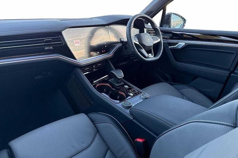 New VW Touareg Black Edition 2025 Silicon grey SUV