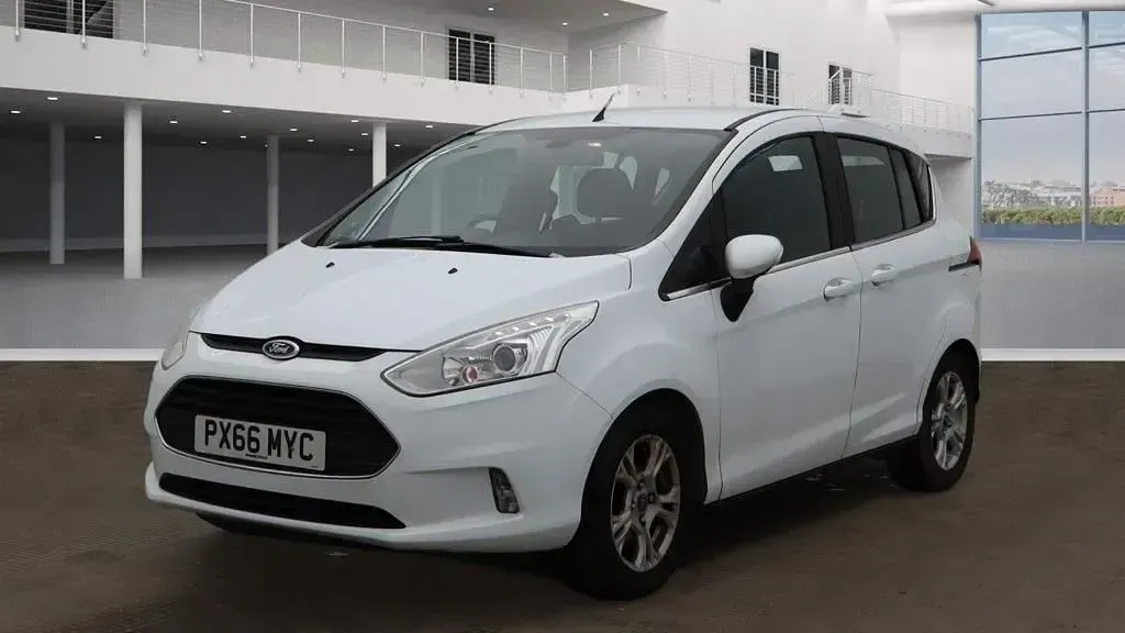 Used Ford B-MAX Zetec 90 HP (66 kW) 2016 White MPV