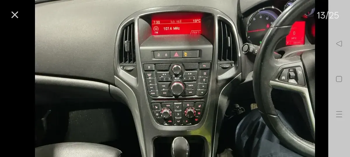 Used Vauxhall Astra Elite 2011 Green Hatchback