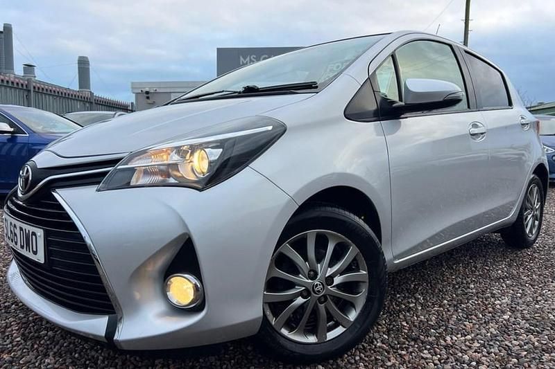 Used Toyota Yaris 99 HP (72 kW) 2016