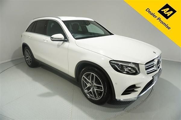 White Used 2018 Mercedes 220 AMG line Estate | £16,888 (Fair price) - Image 1/1