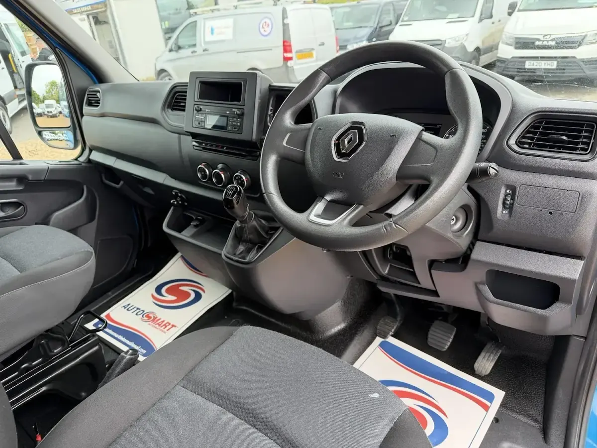 Used Renault Master Business 150 HP (110 kW) 2021 Blue MPV