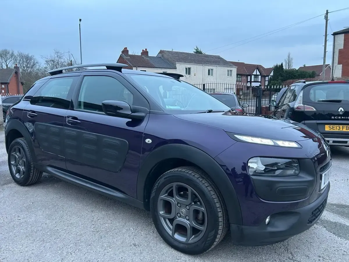 Used Citroën C4 Cactus Feel 82 HP (60 kW) 2018 Mauve/purple Hatchback