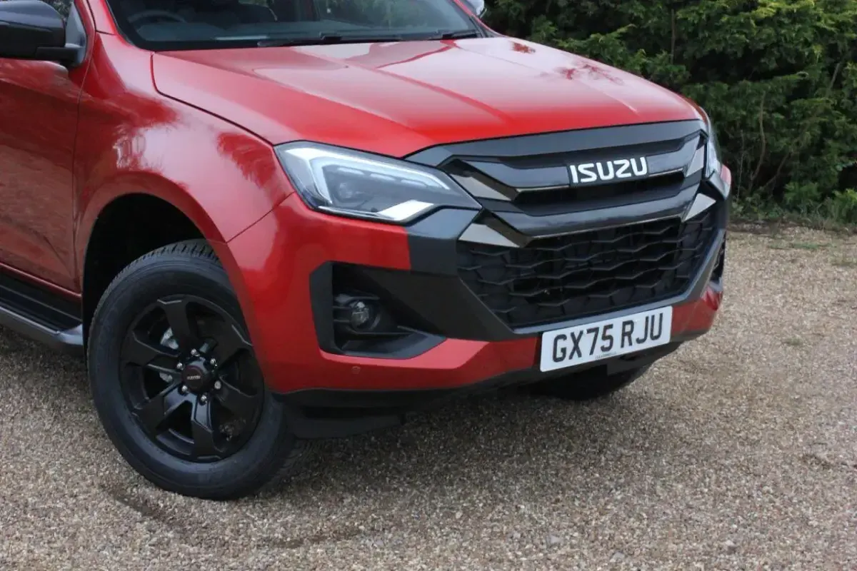 New Isuzu D-Max 2025 Orange Pickup