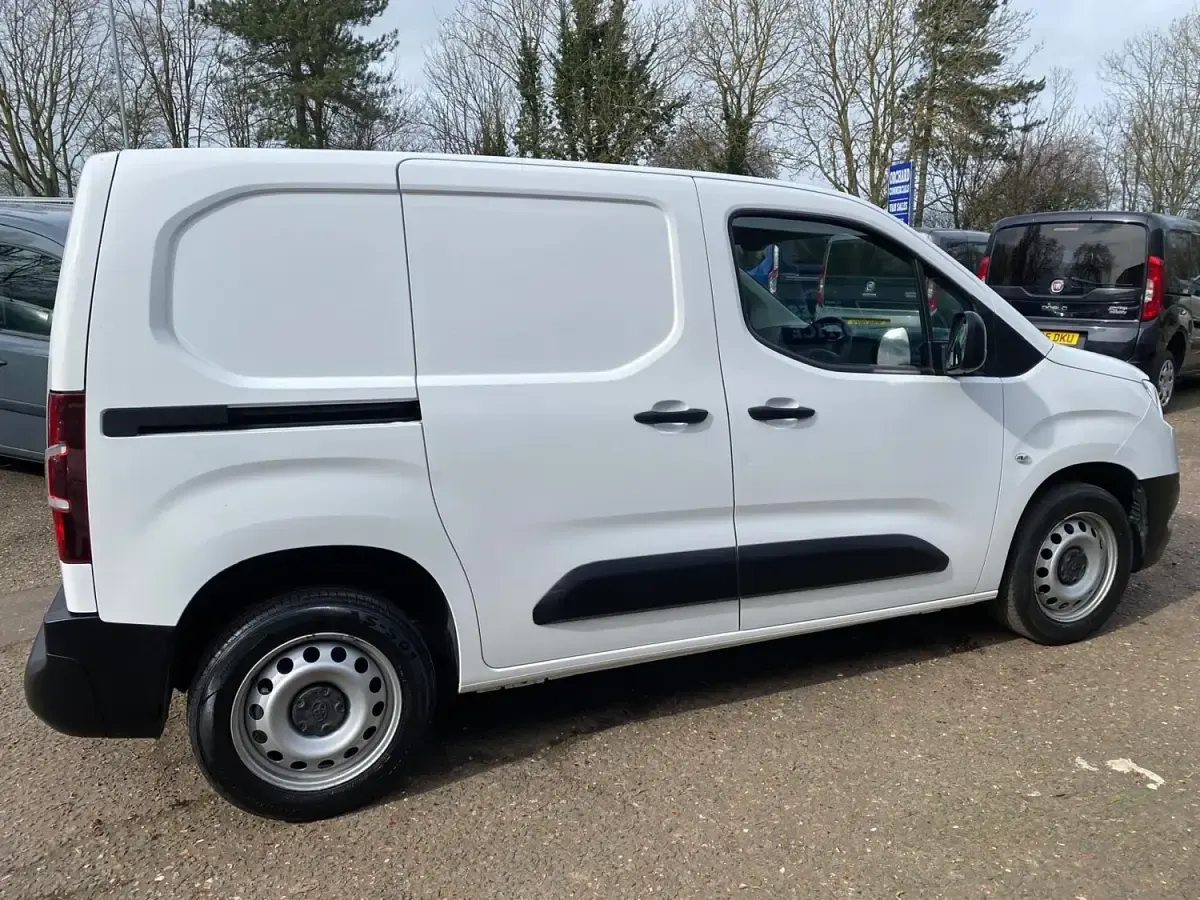 Usado Toyota Proace Active 2022 Blanco Monovolumen