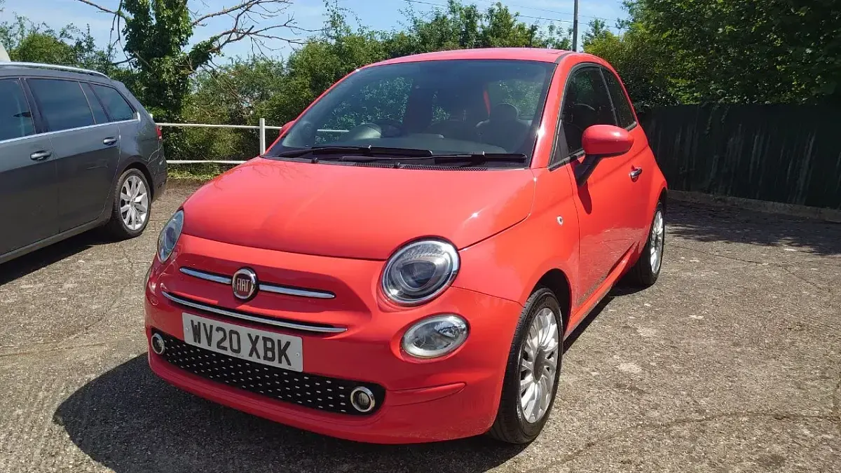 Used Fiat 500 Lounge 69 HP (50 kW) 2020 Pink Hatchback