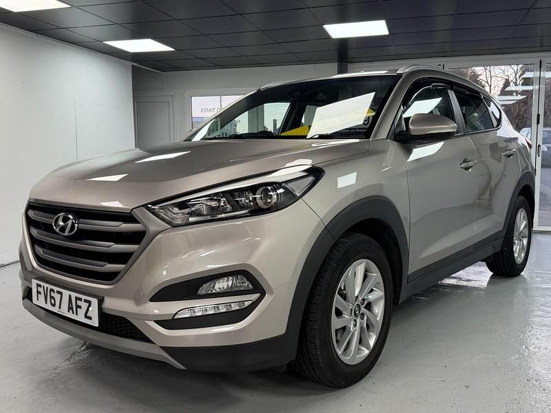 Used Hyundai Tucson SE 141 HP (103 kW) 2017 White SUV