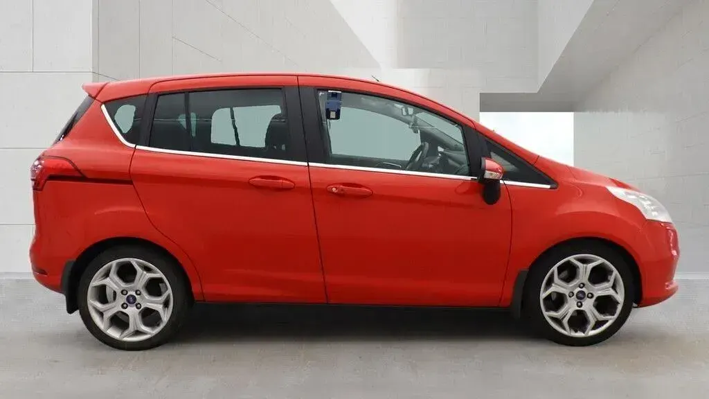 Used Ford B-MAX Titanium 105 HP (77 kW) 2013 Red MPV