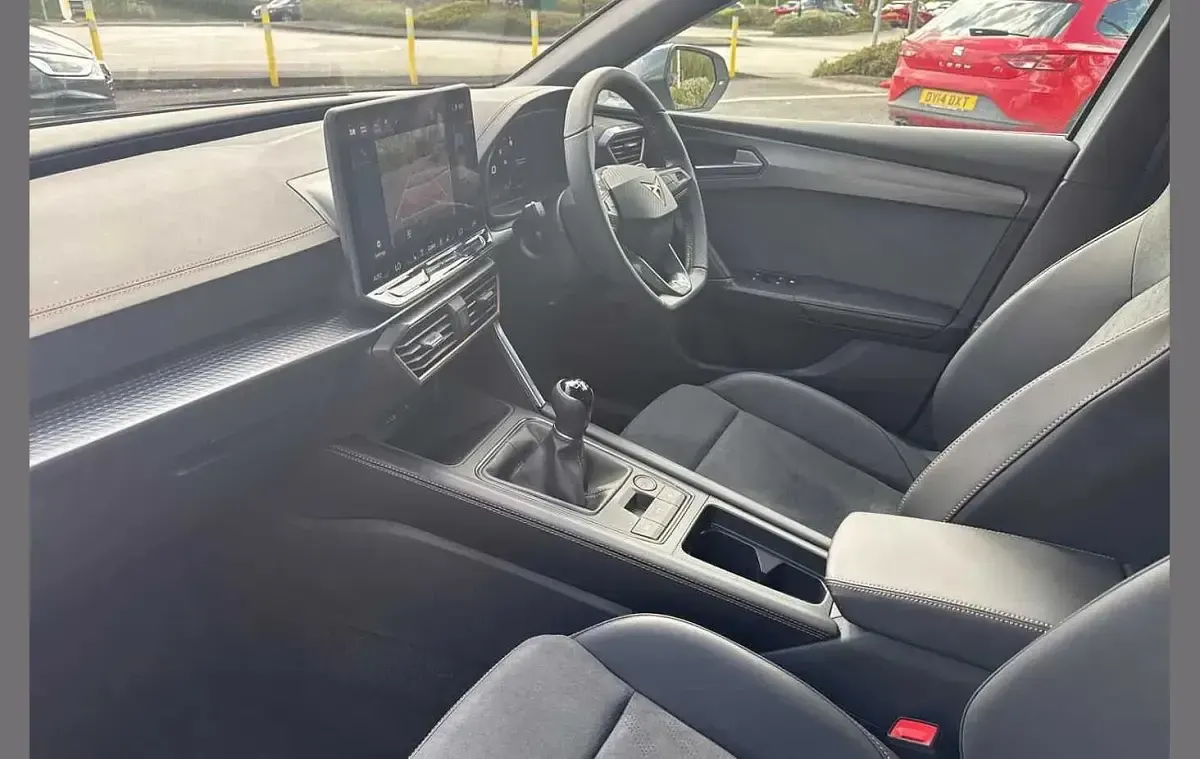 New Cupra Leon 150 HP (110 kW) 2025 White Hatchback
