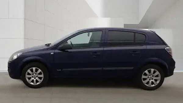 Used Vauxhall Astra Club 123 HP (90 kW) 2004 Blue Hatchback