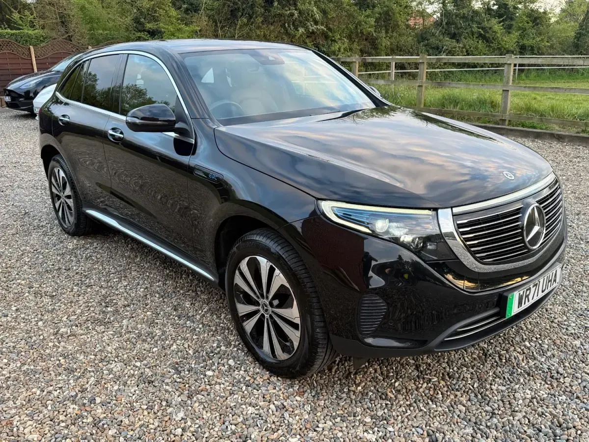 Usado Mercedes EQC400 300 kW (408 CV) 2022 Negro SUV
