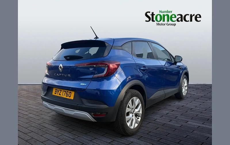 Used Renault Captur Iconic 140 HP (102 kW) 2022 Blue SUV