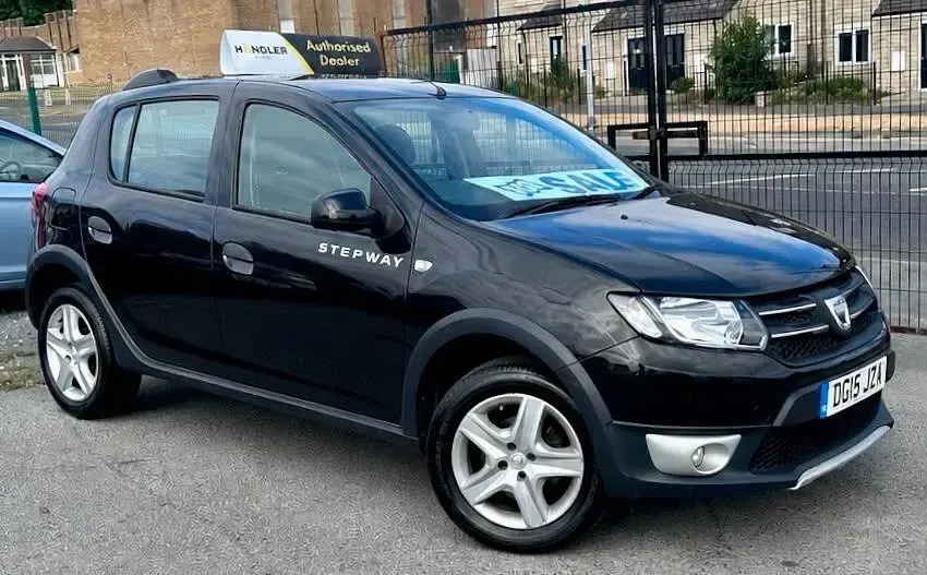 Used Dacia Sandero Lauréate 90 HP (66 kW) 2015 Black Hatchback